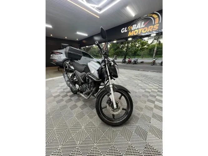 Fazer YS 150 2024 ja com bau incluso