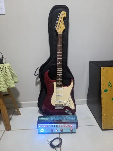 Kit Top Guitarra Tagima T735 + Pedaleira Tank G (excelente para iniciantes)