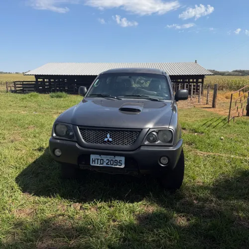 Mitsubishi L200 GL 2.5 4X4 CD Diesel 2012
