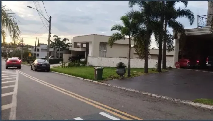 Imóvel para venda possui 600 metros quadrados em Condomínio do Lago 1ª Etapa - Goiânia - G