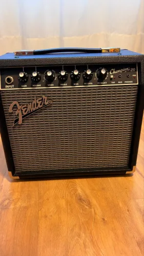 Fender Champion 20 amplificador