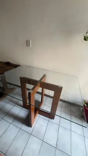 Mesa de jantar com 4 cadeiras