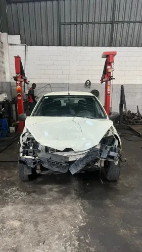 Renault Clio 1.0 16v Flex 2013 2014 - SUCATA PARA RETIRADA DE PEÇAS!!!