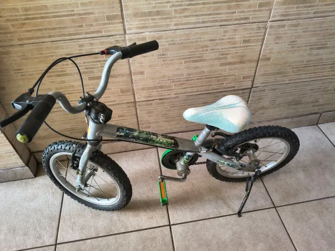 Bicicleta aro 16 bom estado