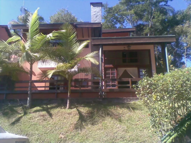 Casa em Condominio Fechado em Atibaia para Locação e Venda com 130m² 3 suites lareira