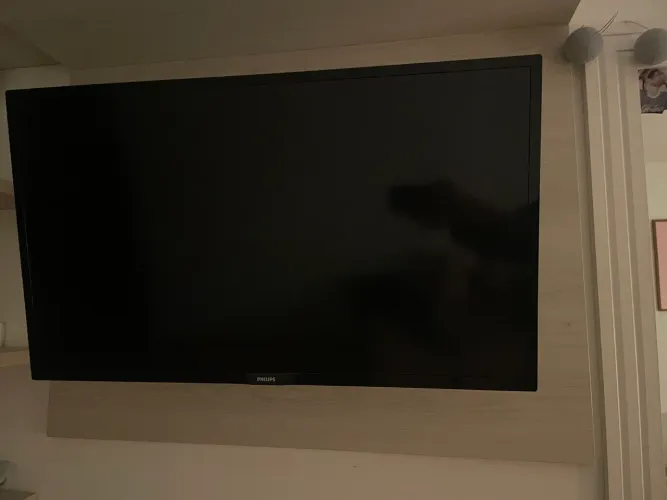 TV Philips 32 modelo 32PHG5101/78 +controle