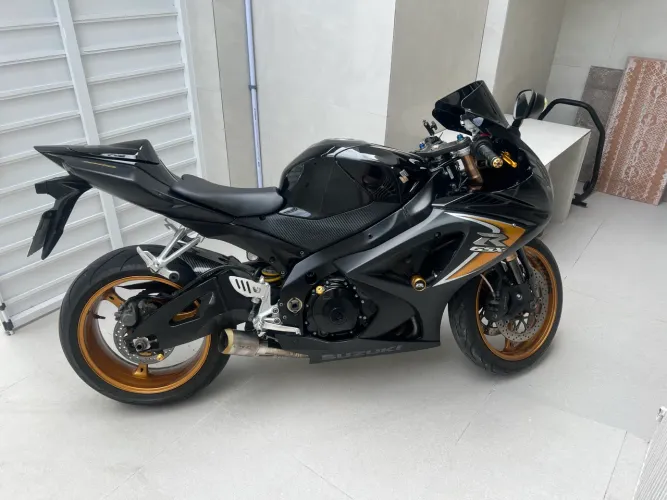 Srad 1000 2010 - Gsxr 1000