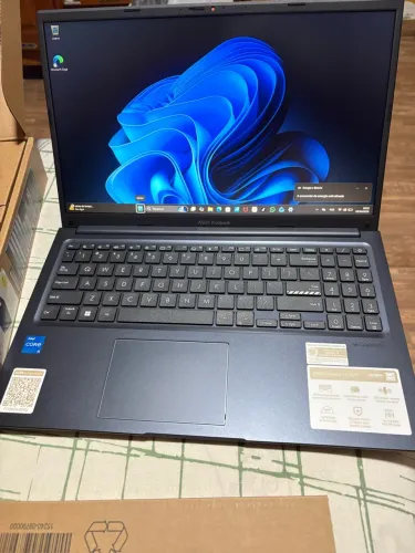 Notebook Asus vivobook i5