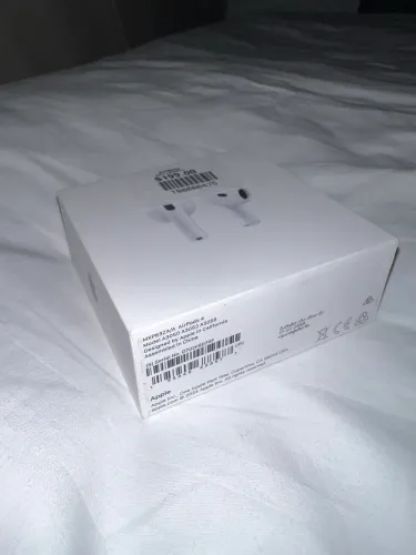Apple AirPods 4