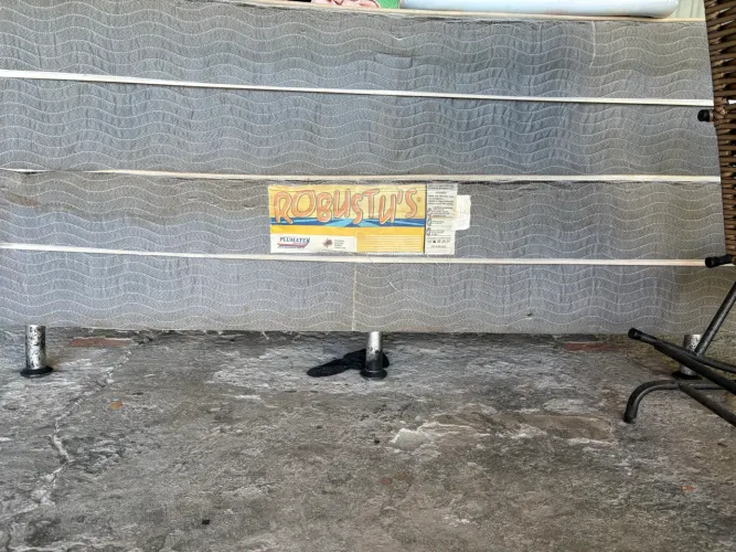 Base de cama box, usada.