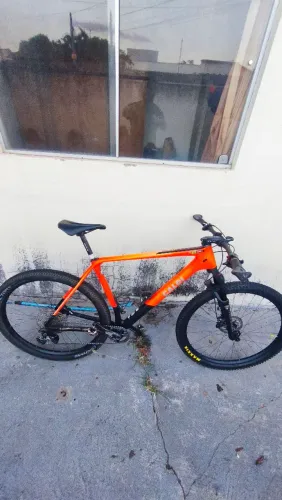 Bicicleta Caloi carbono