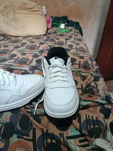 Vendo esse sapato número 42 motivo ficou grande no meu pé