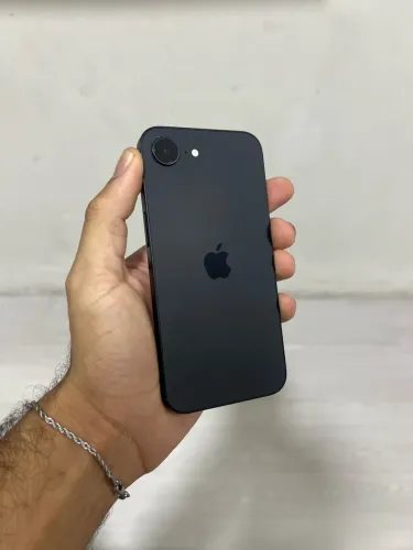 iPhone 16E 256GB NOVO! Excelente estado, com nota fiscal, cabo e caixa originais.