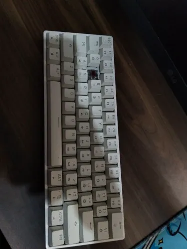 Teclado gamer skyloong sem a letra W PARA SAIR RÁPIDO