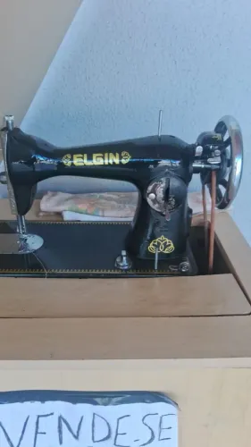 Máquina de costura Singer