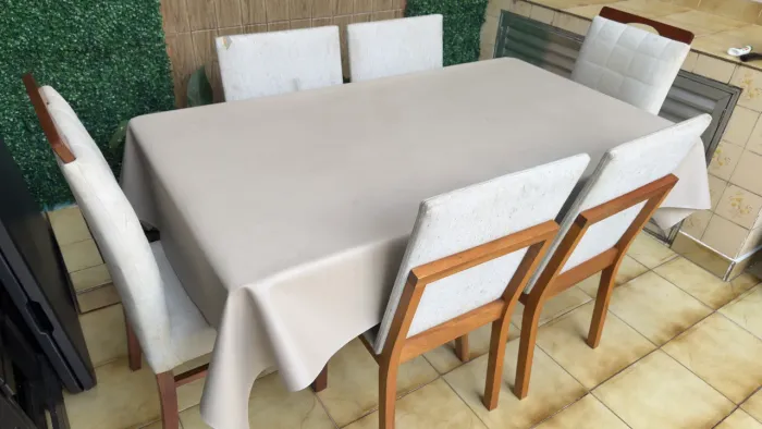 MESA COM 06 CADEIRAS