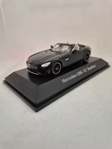 Miniatura Mercedes Benz AMG GT Roadster - Escala 1/43 - Spark