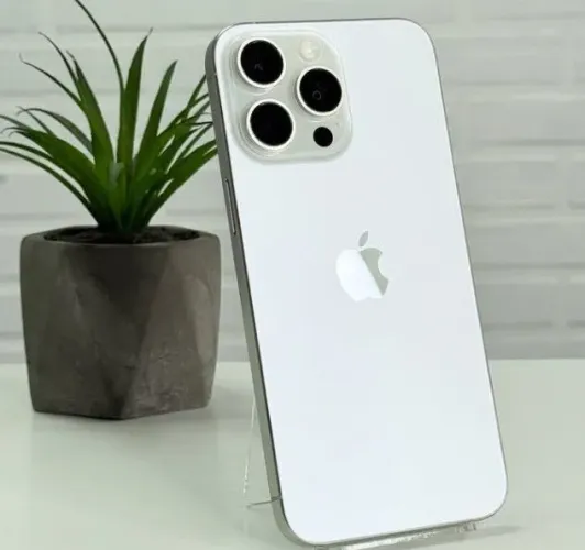 iPhone 15 pro Branco 256 GB 6 meses de garantia