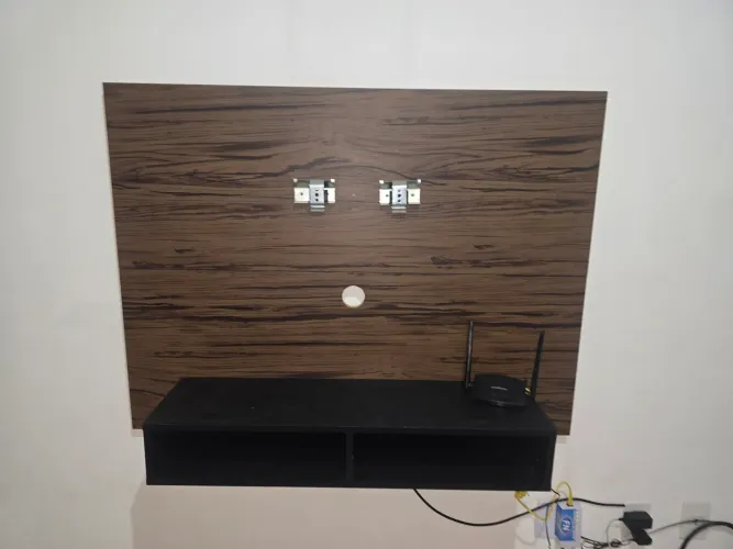 Painel de TV com suporte e Nichos Tvs até 43"