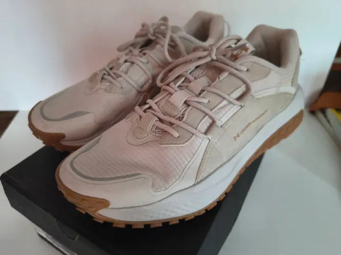 Tênis Under Armour Charged Arise, 40/41