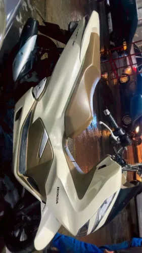 Venda uma Pcx 2019 dlx moto de garagem