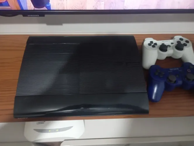 Vendo ps3 desbloqueado slim com dois controles tudo funcionando perfeitamente