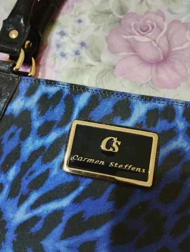 Bolsa Carmem stefaness usada no estado 
