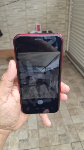 iPhone 11 vermelho 64g