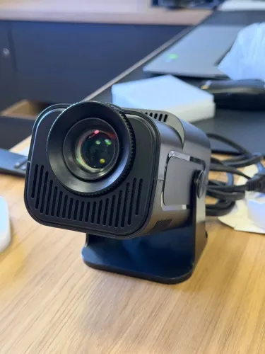 Projetor HY320 novo