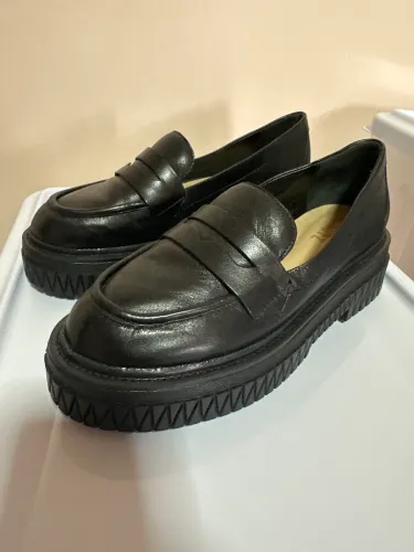 Mocassim Schutz preto tam 36