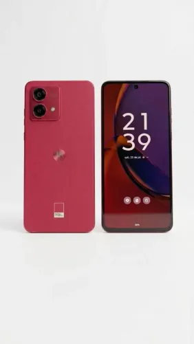 Moto g84