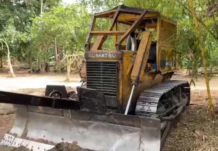Trator de esteira D50 novo