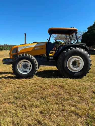 Trator Valtra BH 125 i