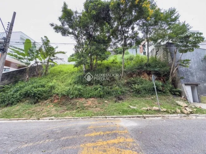 Terreno no Bosque Das Mansões com 744 m².