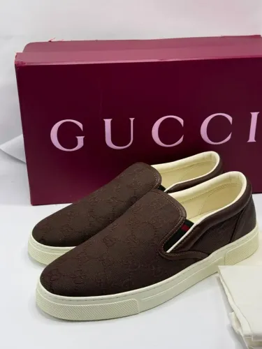 Tenis Gucci Slip on Marrom couro - tam 40