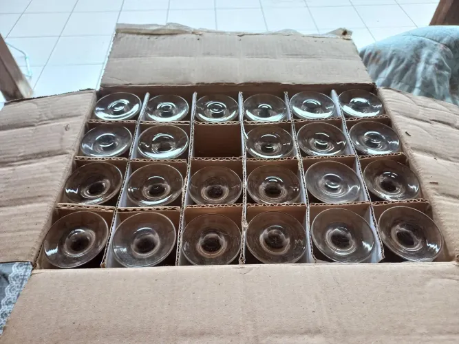 Taça champanhe na cx 23 peças