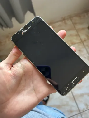 Celular Samsung J7 metal