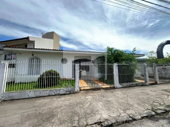 Terreno de 328,90m² à venda no Estreito