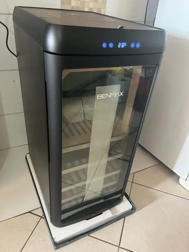 Vende adega de luxo