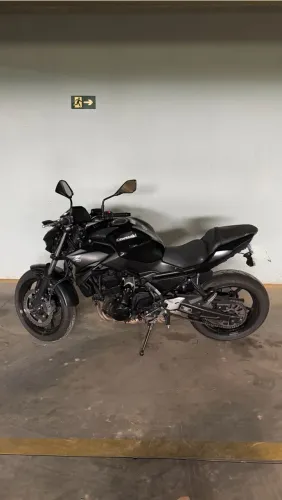 Kawasaki Z650 zerada, só 10 mil km
