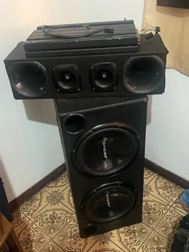 Som automotivo pioneer