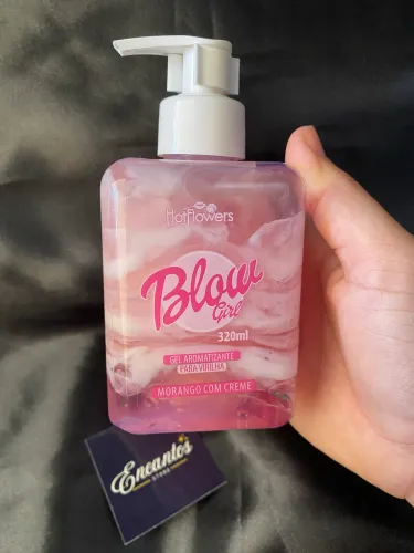 Blow Girl Morango com Creme 320ml