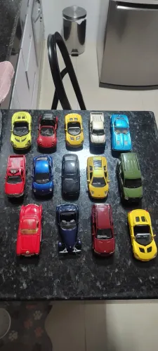Vendo miniatura de carrinhos de ferro