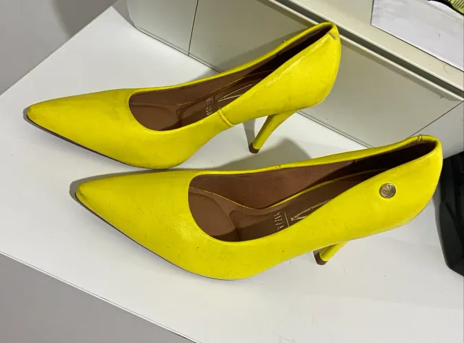 Scarpim amarelo vizano numeração 35 