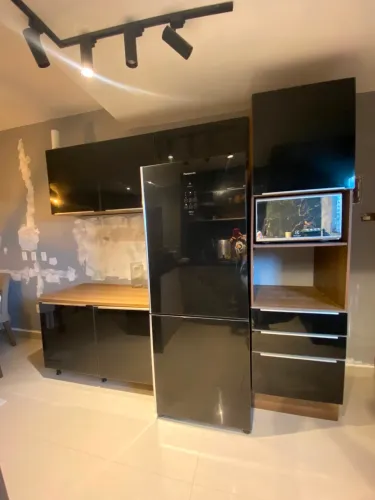 Móveis cozinha com portas de vidro madesa 