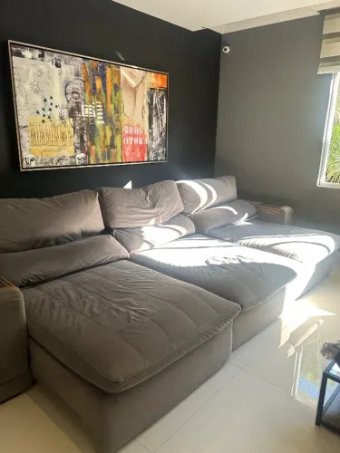 SOFÁ SEIS LUGARES COM CHAISE E ENCOSTO RECLINÁVEL