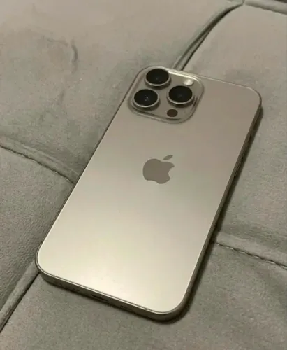 iPhone 15 Pro Max - 256 GB - Titânio Natural