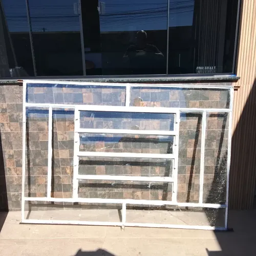 Porta em ferro