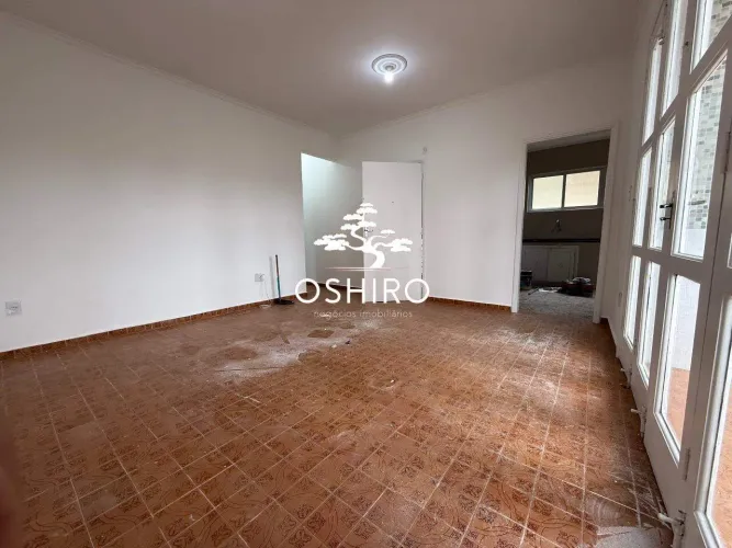 Apartamento de 2 dormitórios com dependência completa para locação na Aparecida em Santos