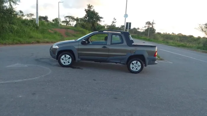 Fiat Strada Adventure1.8/ 1.8 Locker Flex CD 2010